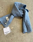 Pequeno tocon - 5017 - soft wool baby scarf - light blue