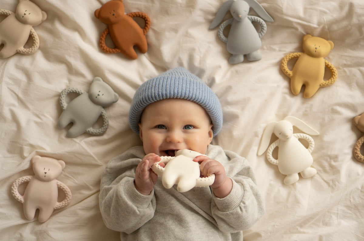Moonie - rubber teether - bear - cappuccino