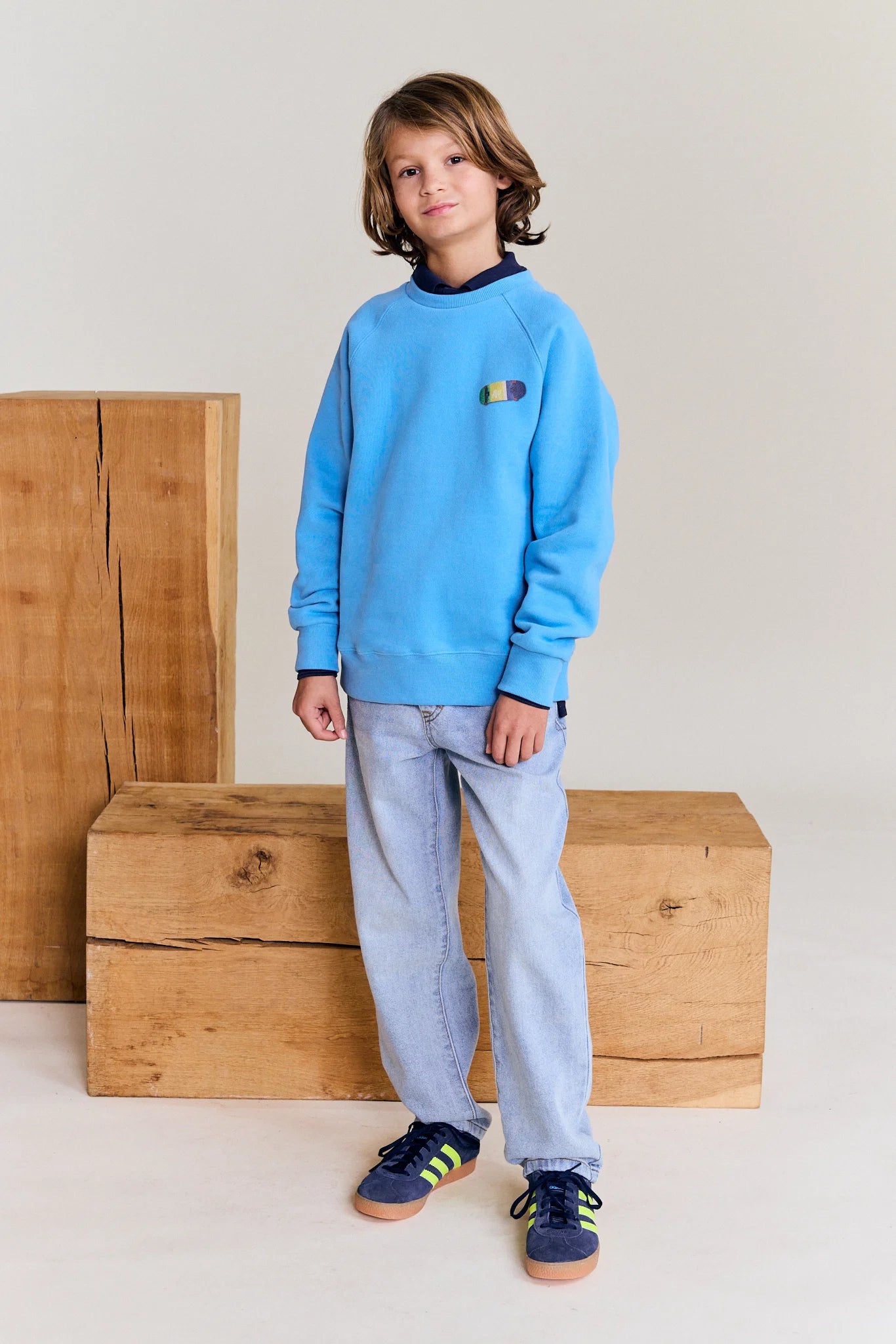 American outfitters - moon sweatshirt boards - sky blue
