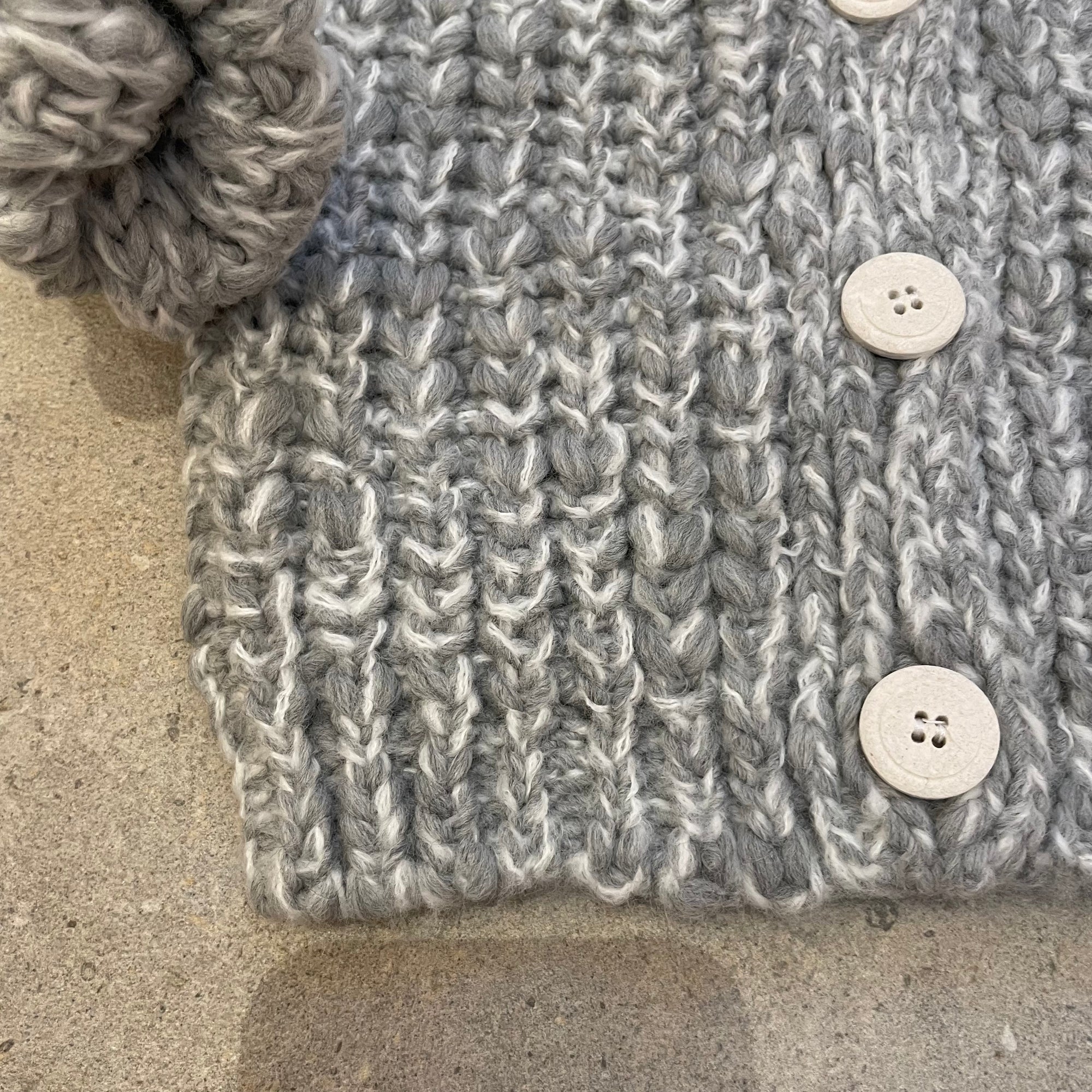 Pequeno tocon - 2077 - soft wool cardigan - grey