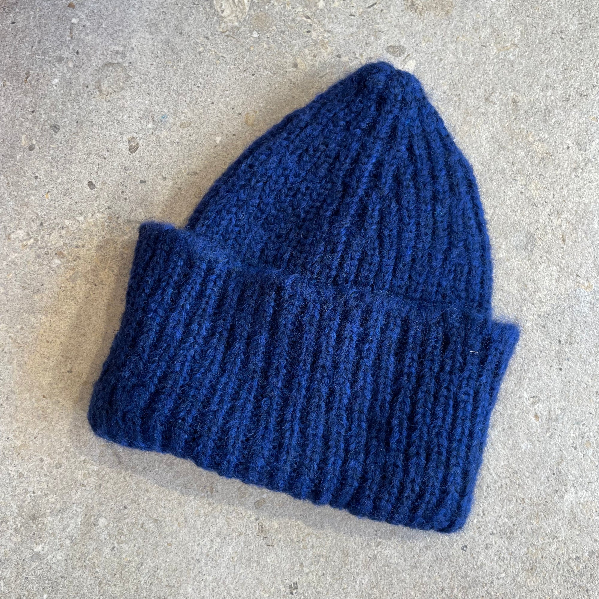 Pequeno tocon - 7024 - chunky wool beanie - blue