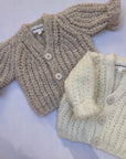 Pequeno tocon - 2040 - chunky wool cardigan - natural