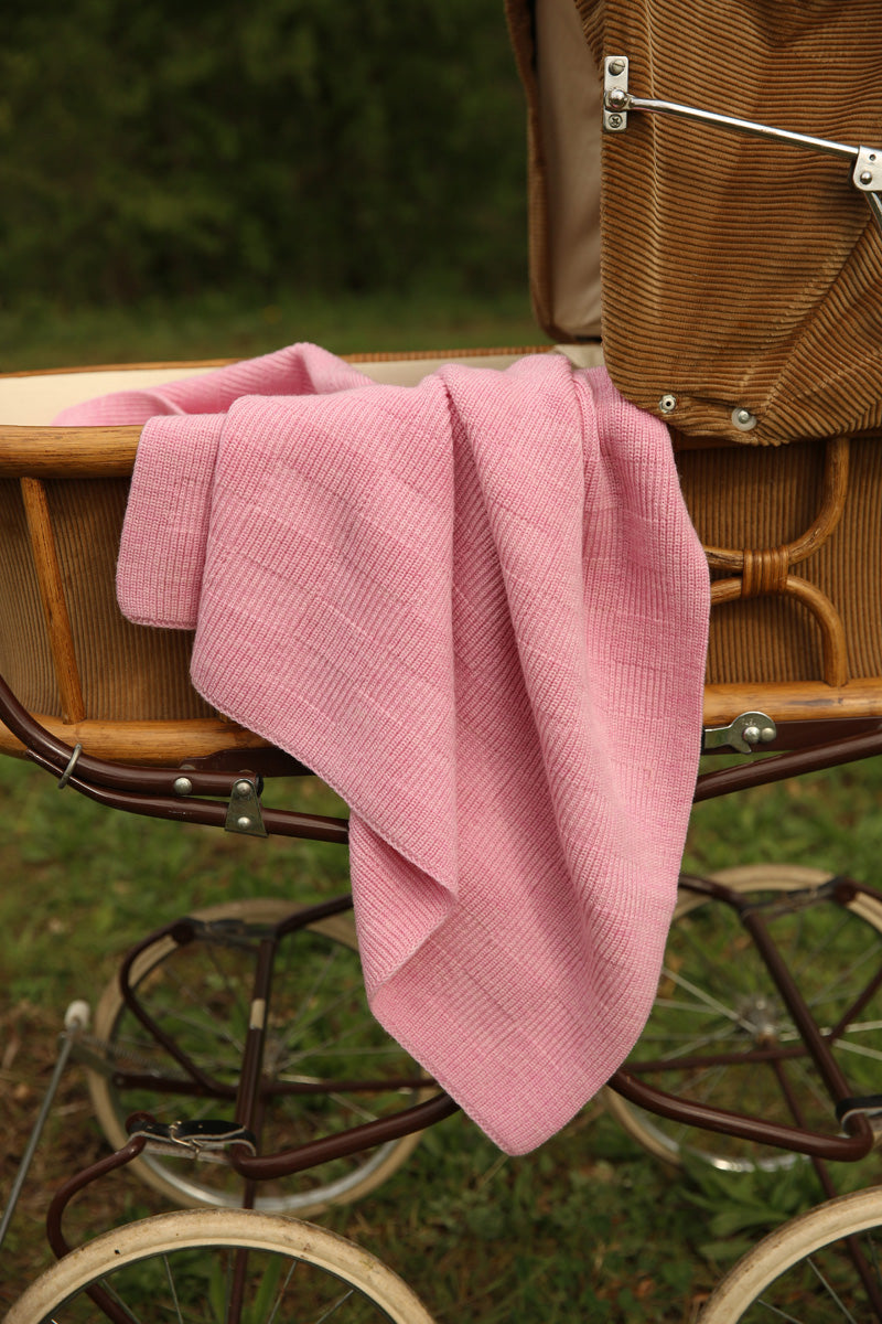 HVID - Blanket Ivy - cotton candy
