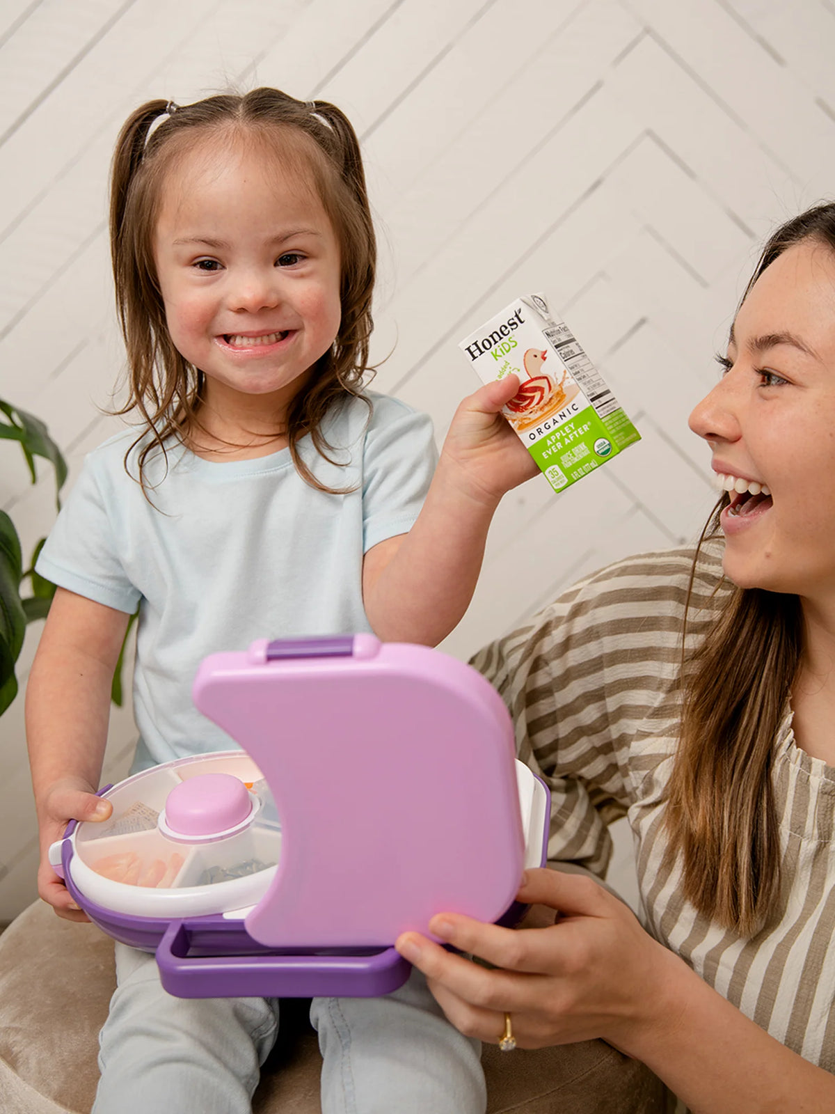 Gobe - lunchbox with snack spinner - grape purple