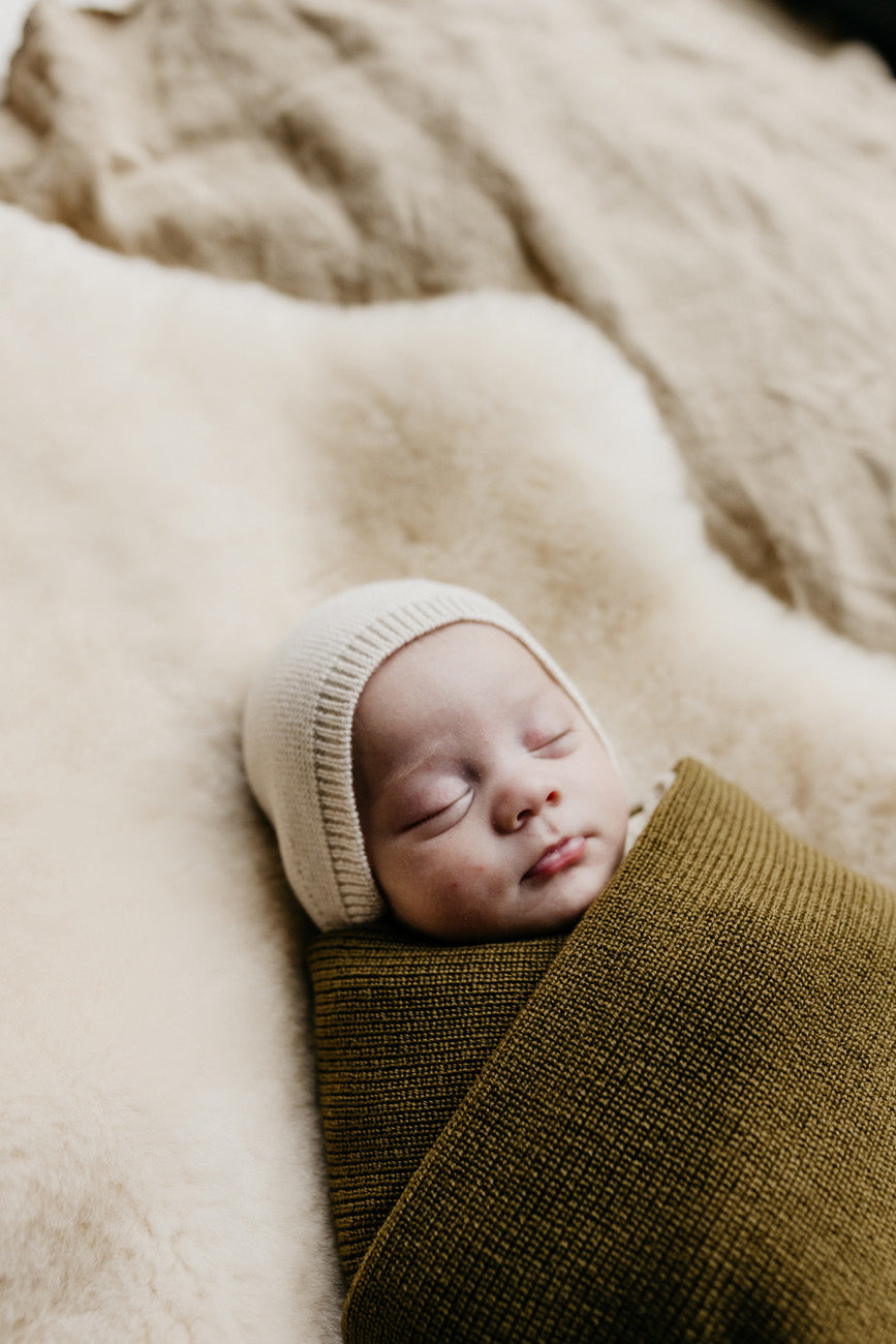 HVID - newborn bonnet - cream