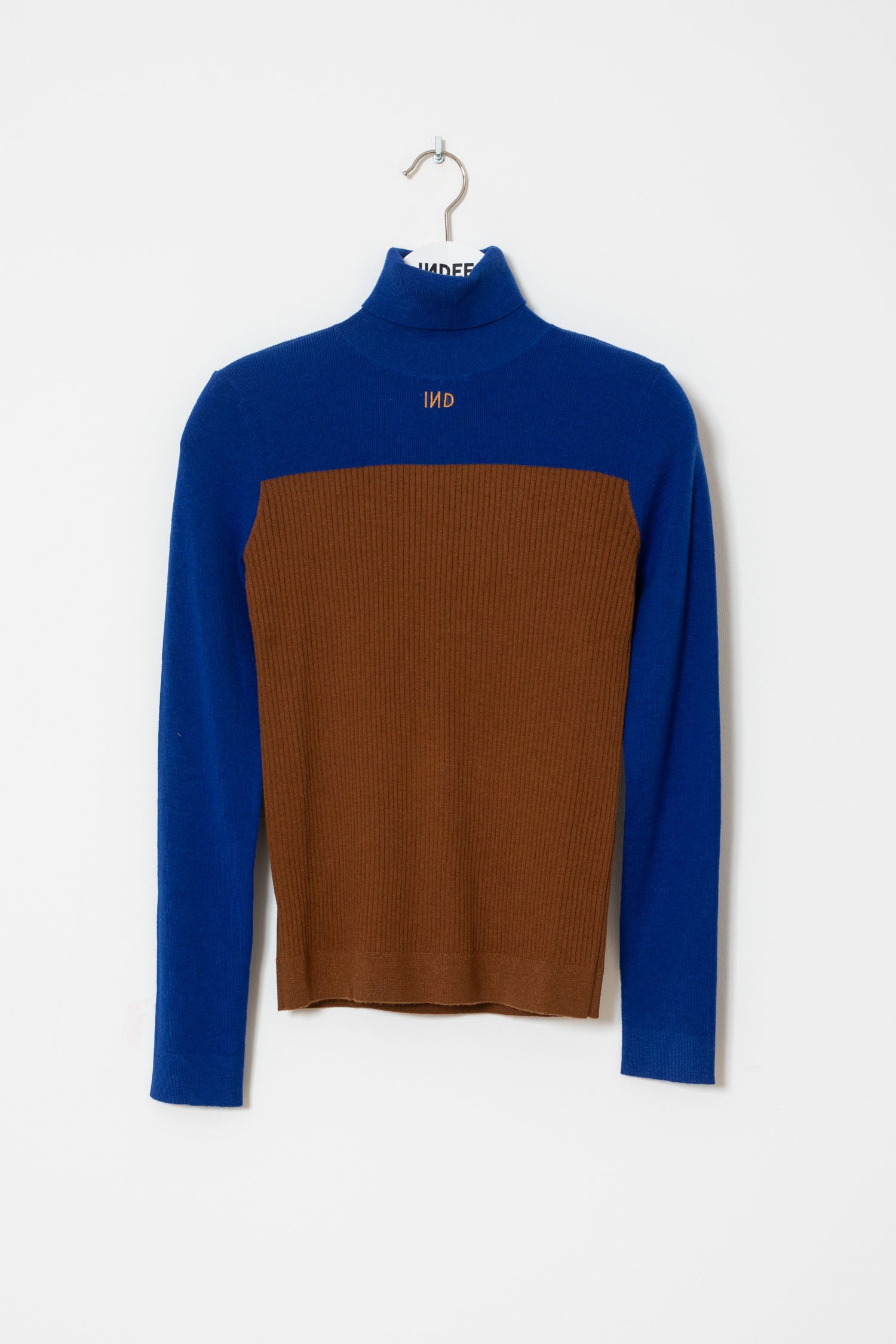 Indee - wapiti - fitted high neck pullover - caramel