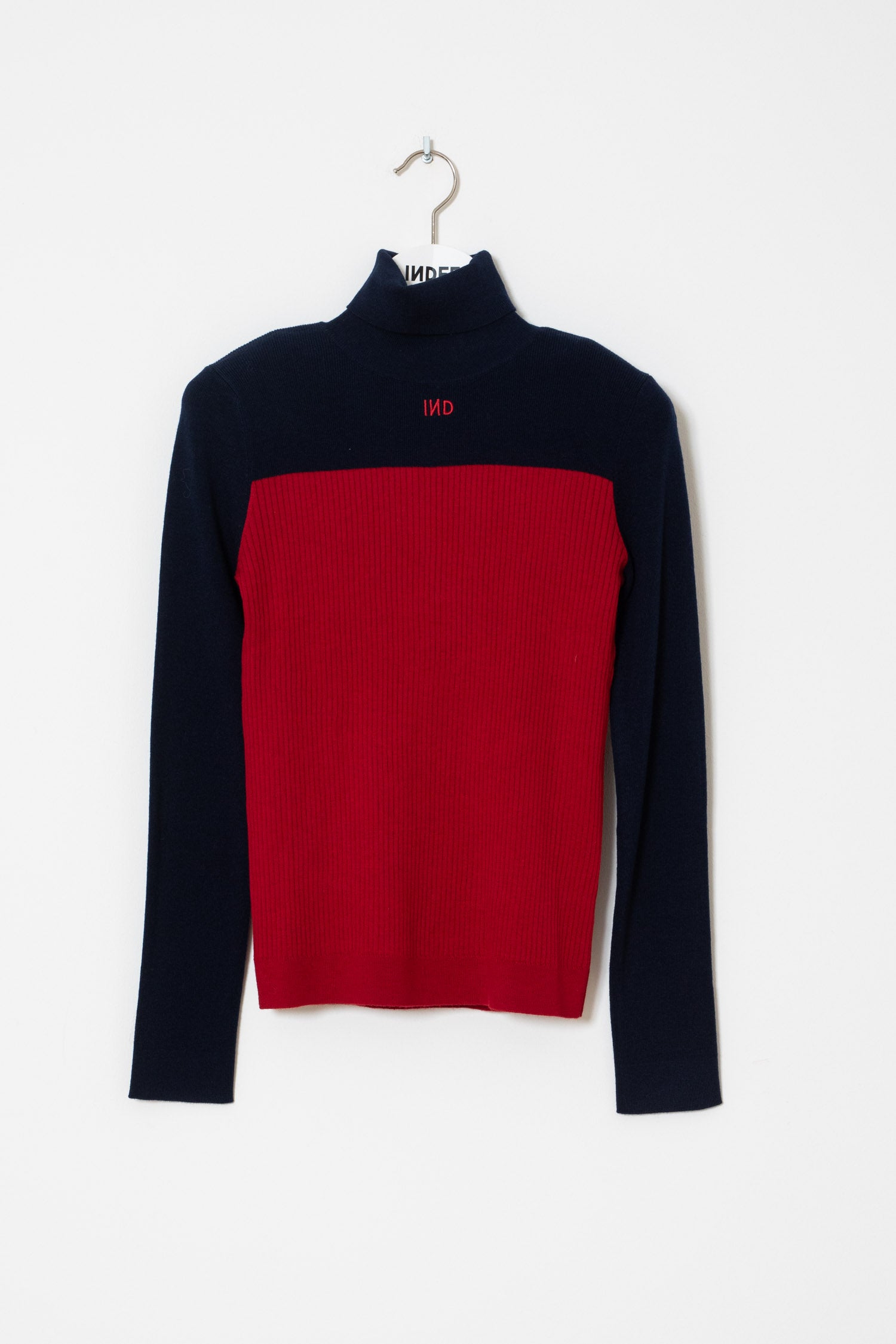 Indee - wapiti - fitted high neck pullover - flame red