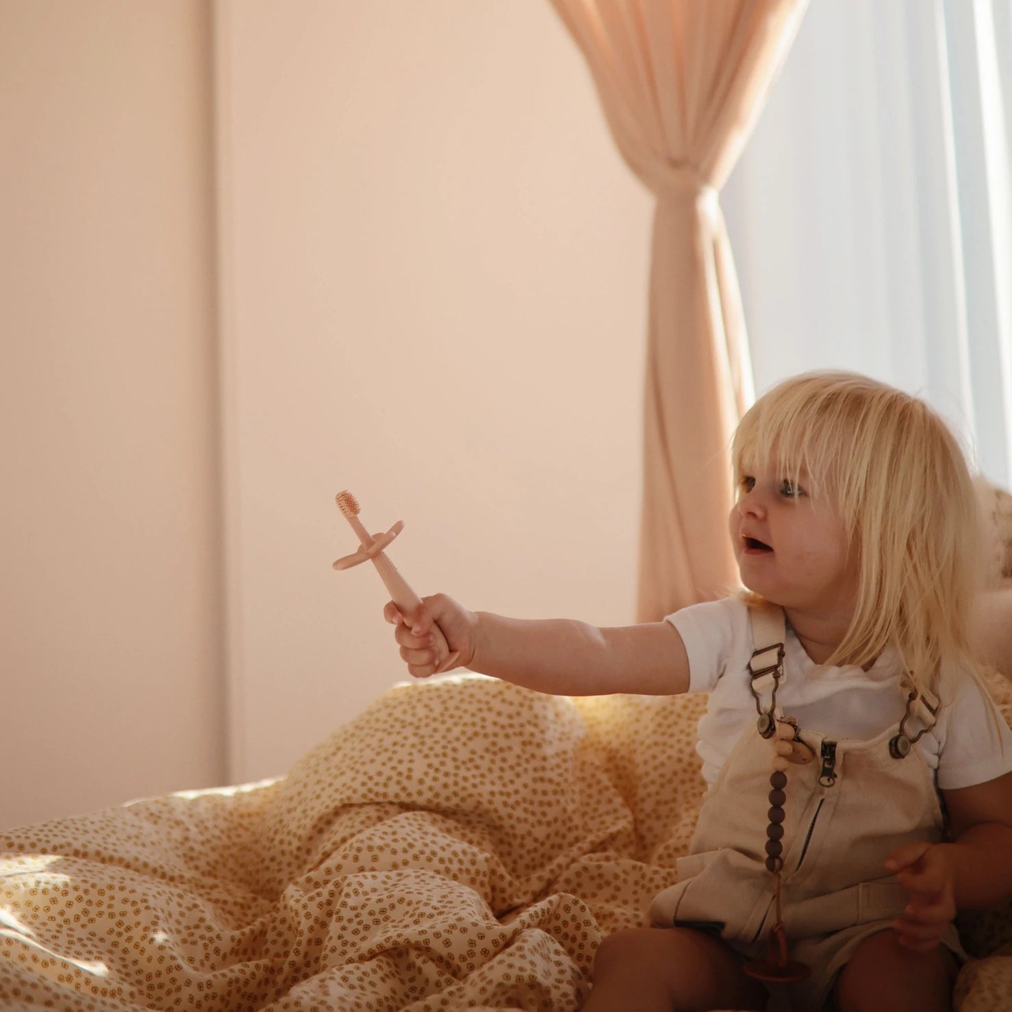 Mushie - star training toothbrush - blush - Hyggekids